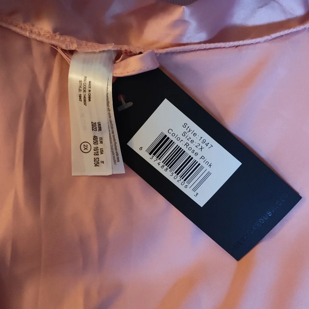 Robe - Picture 7 of 7